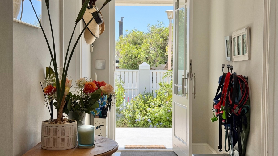 3 Bedroom Property for Sale in Gordons Bay Village Western Cape